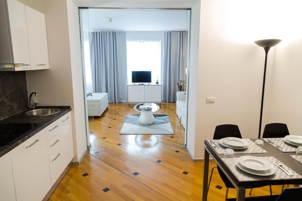 Milan Duomo Suites Milão Exterior foto